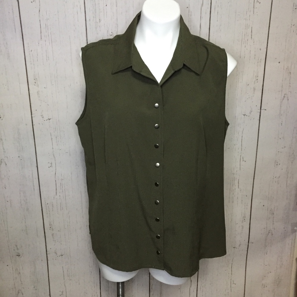 Christopher & Banks olive green snap front top XL